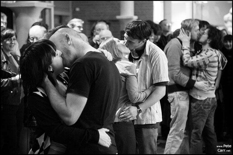 Kissing at the Tate